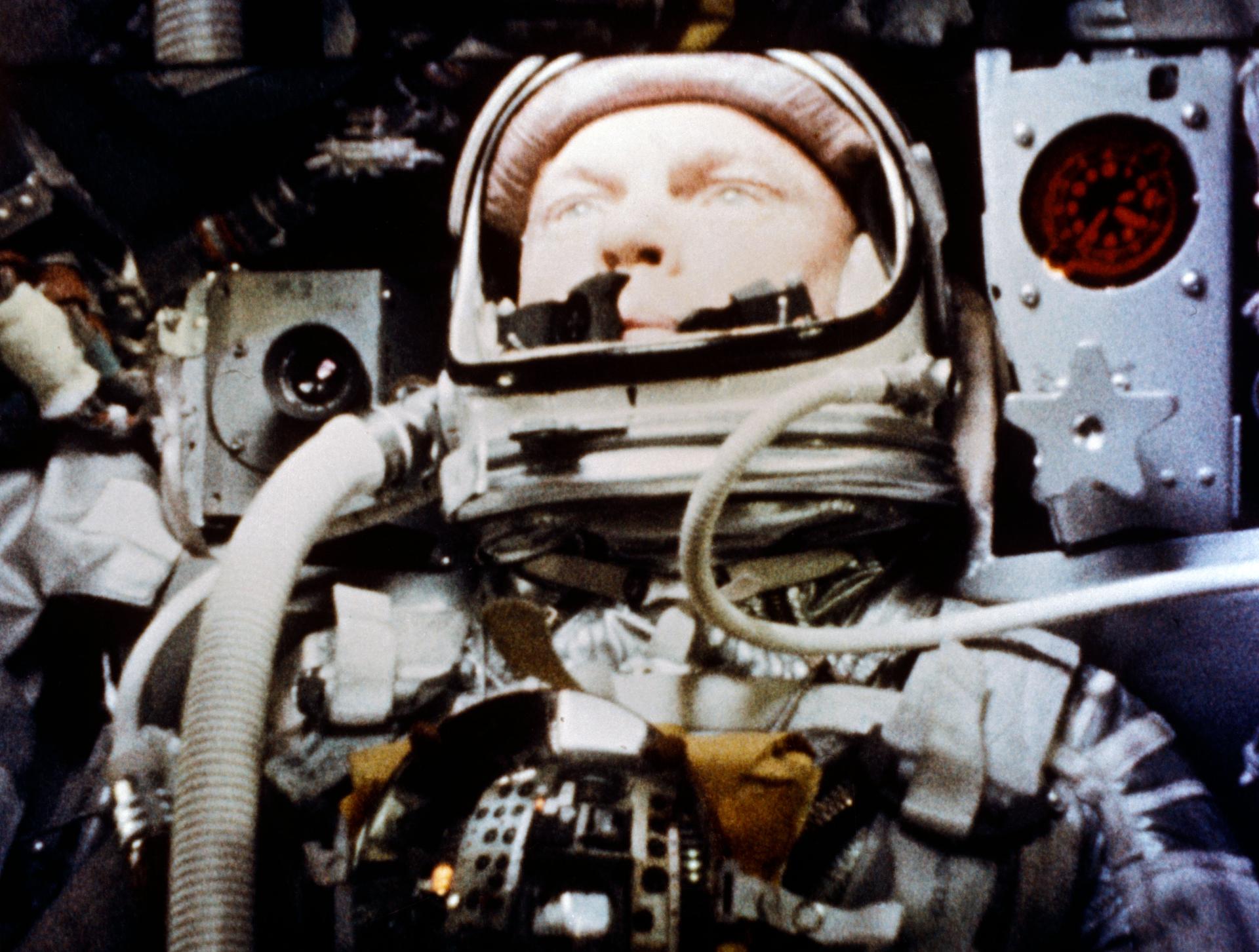 Friendship 7 · cámara a bordo, John Glenn (Mercury-Atlas 6, febrero de 1962)