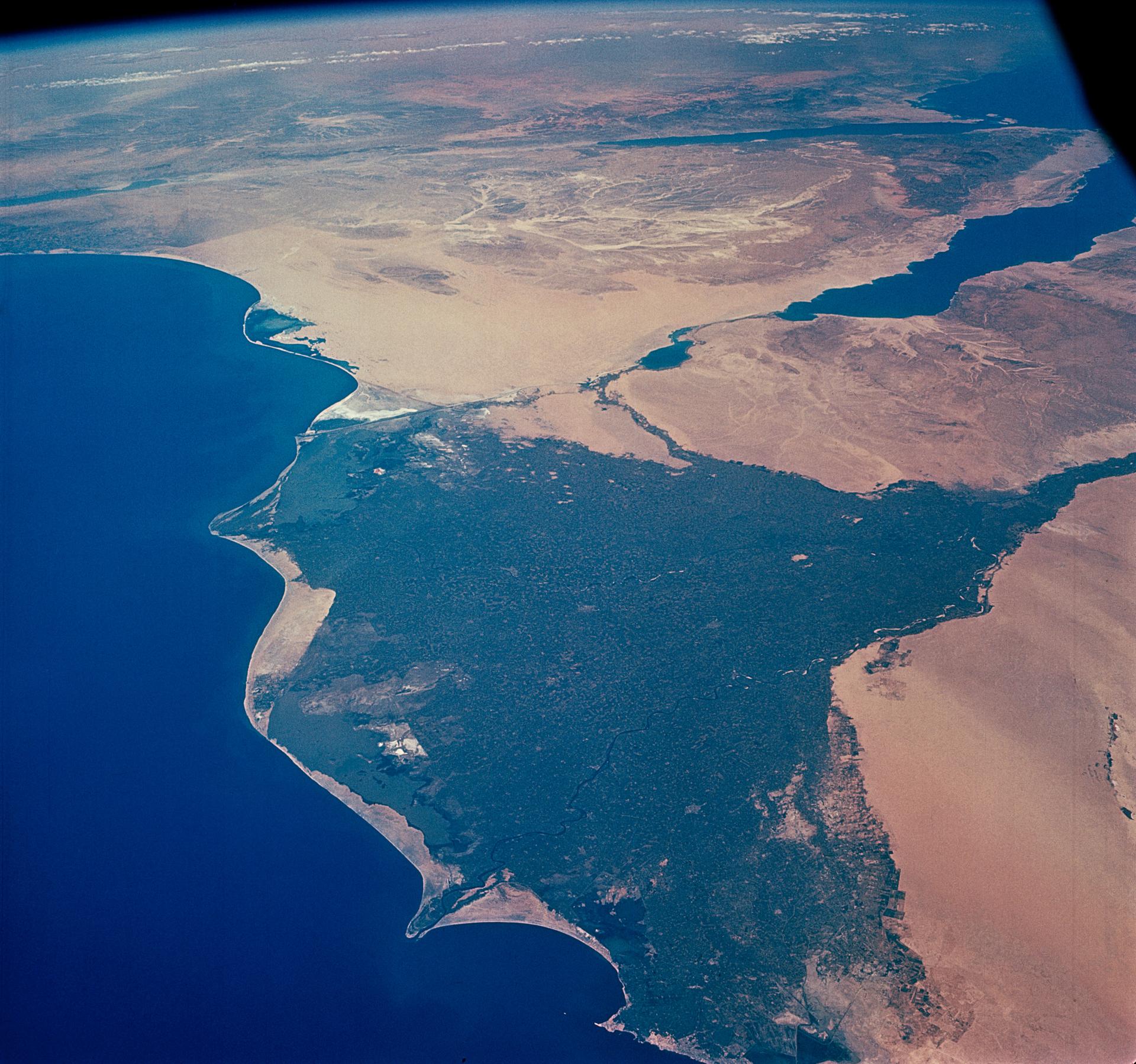 Gemini 4 · fotografía de la misión (GT-4, cielo y espacio exterior, junio de 1965)