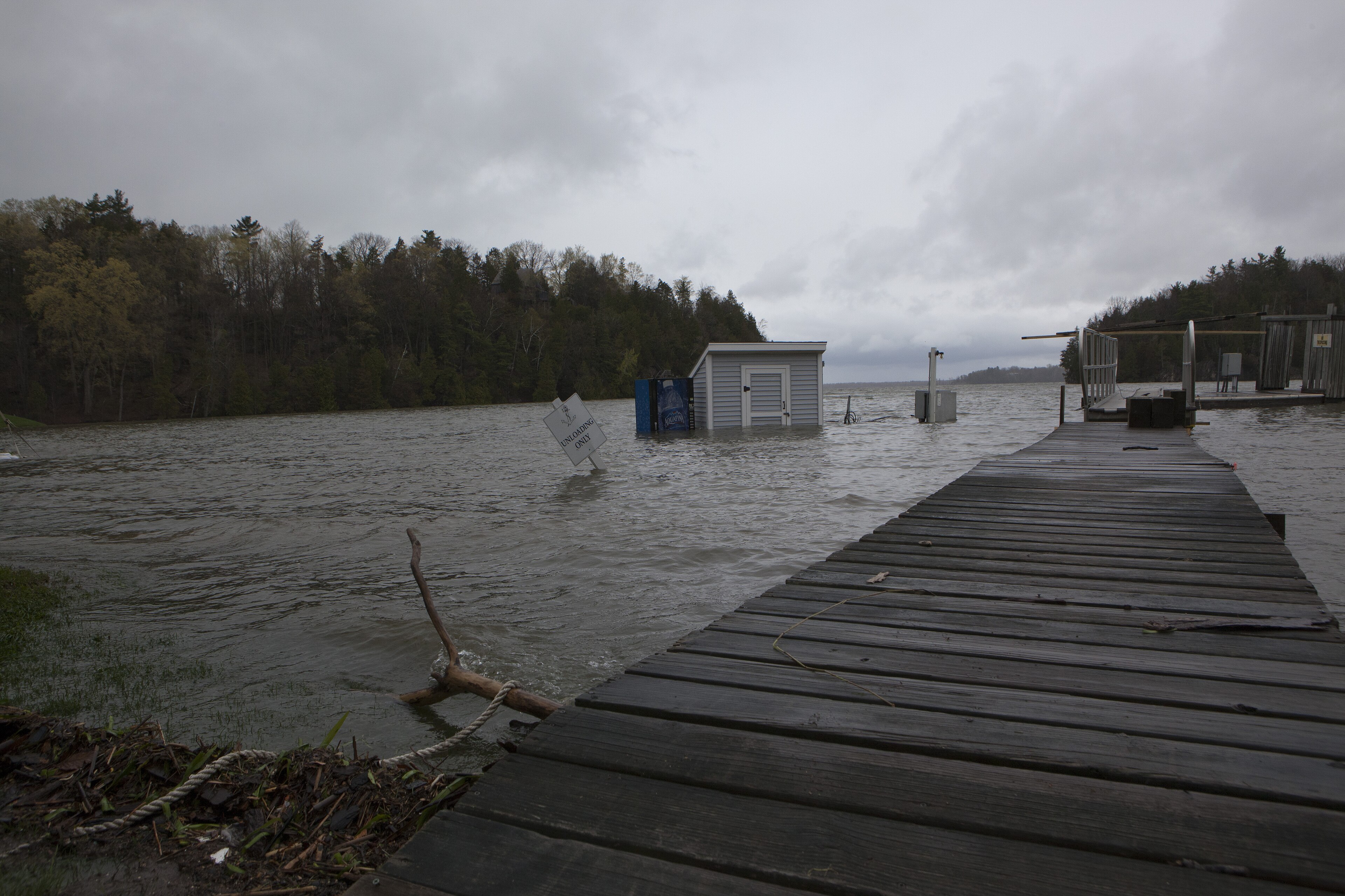Contexto · el lago Champlain (Vermont), junto al campamento Buff Ledge