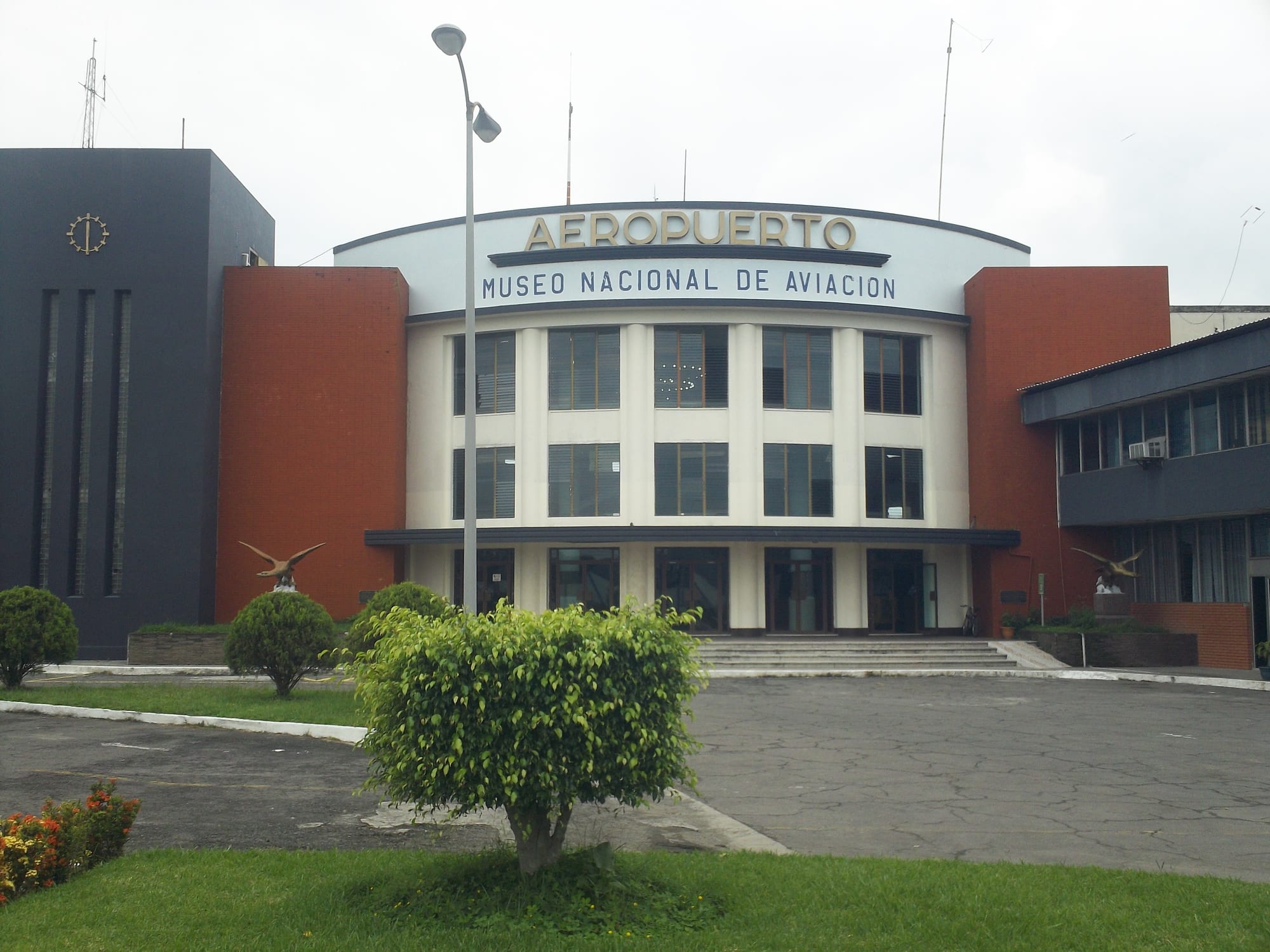 Contexto · el aeropuerto de Ilopango (El Salvador)