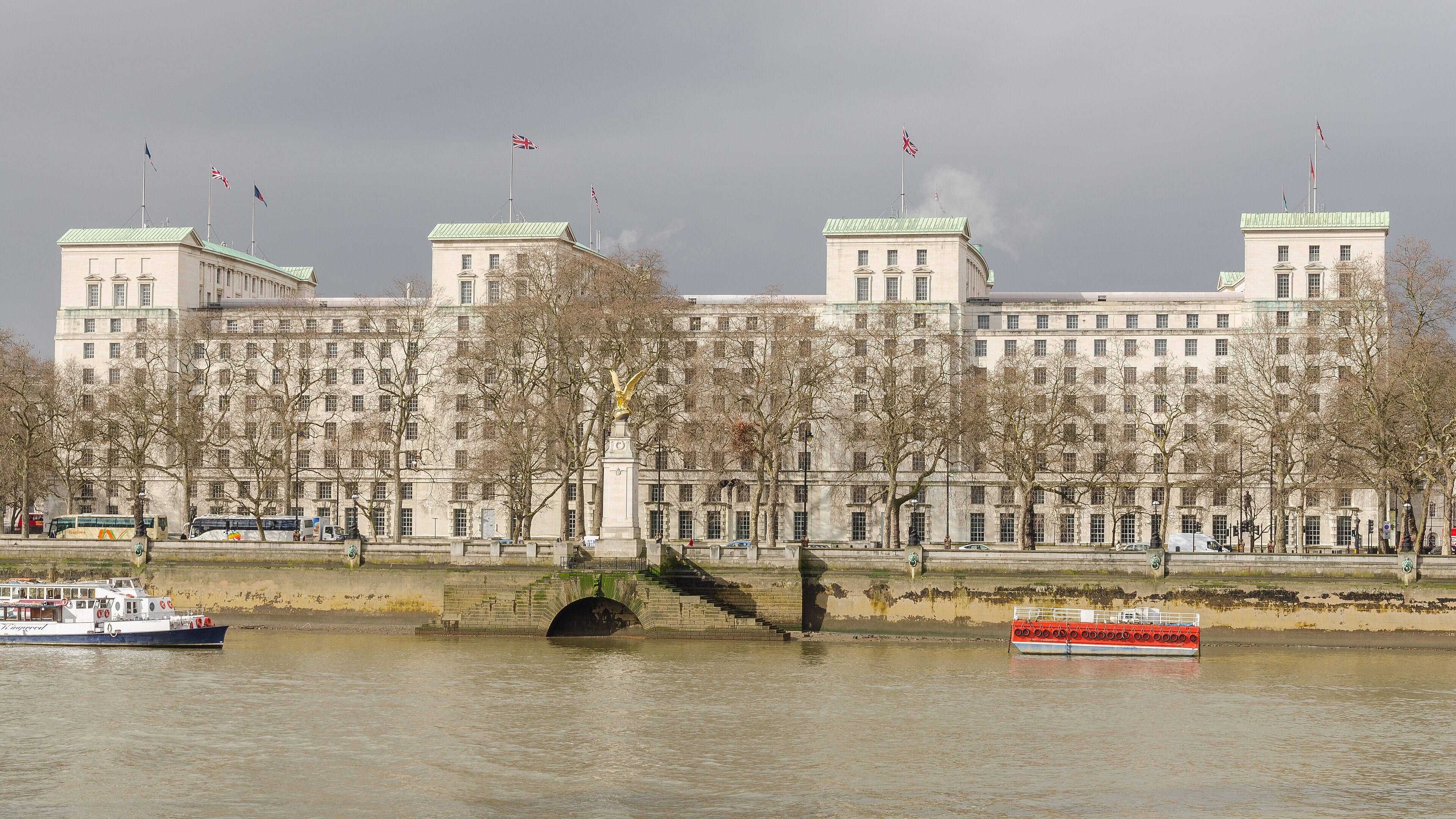 Contexto · el Ministerio de Defensa británico en Londres, donde se produjo el informe Condign