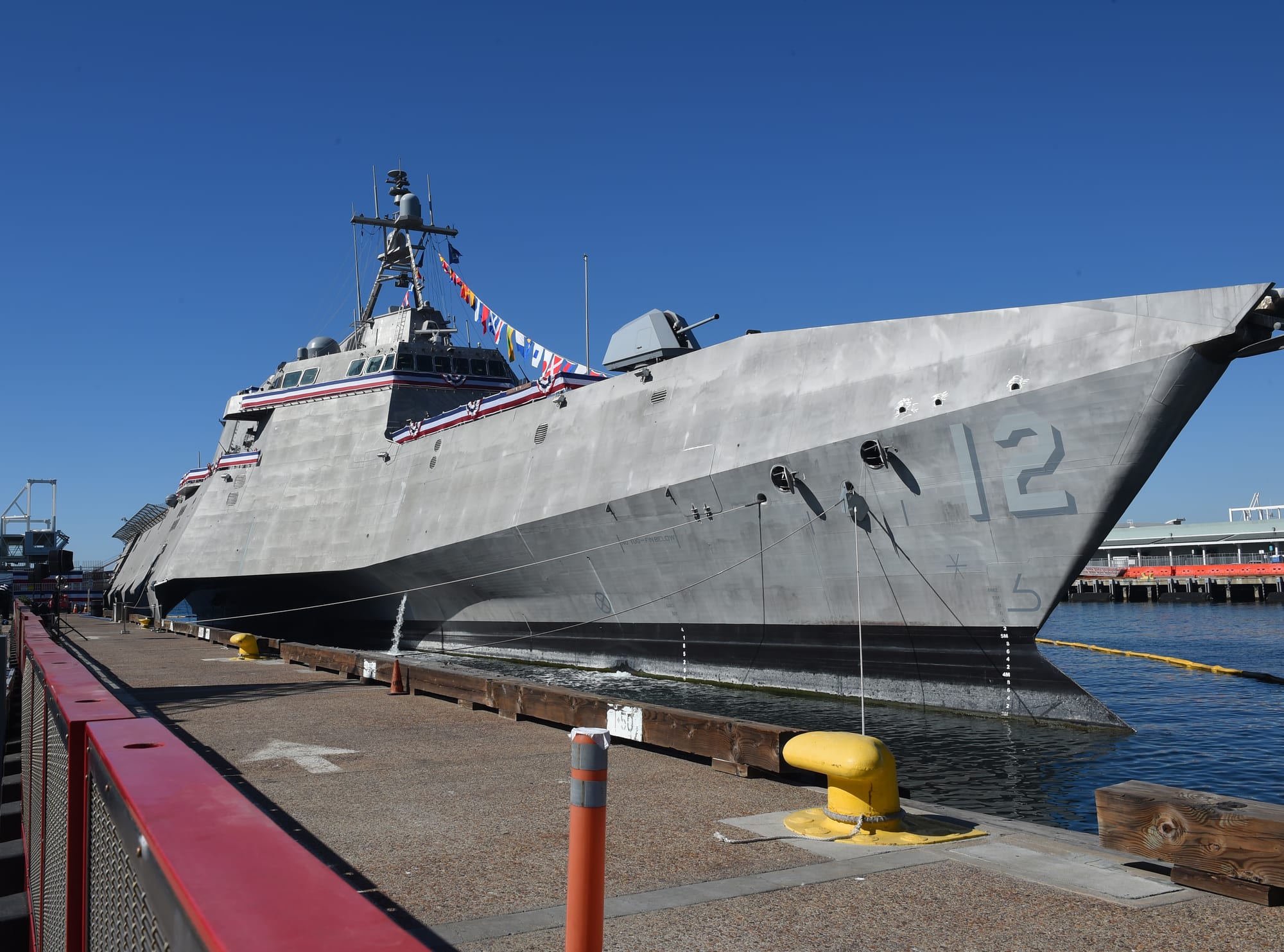 Contexto · el USS Omaha (LCS-12), buque de la esfera transmedium filmada en 2019